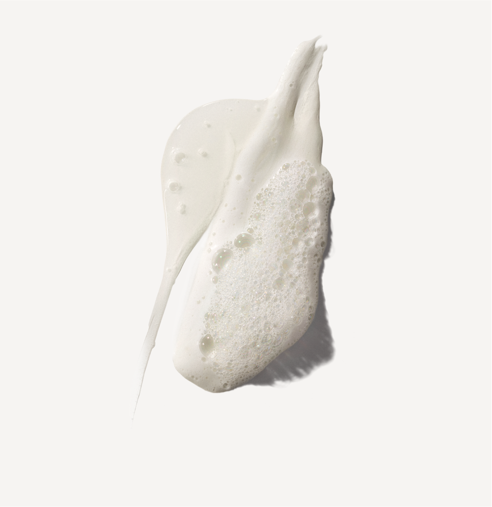 hover

goop of OLAPLEX Nº.4C BOND MAINTENANCE® CLARIFYING SHAMPOO on white background
