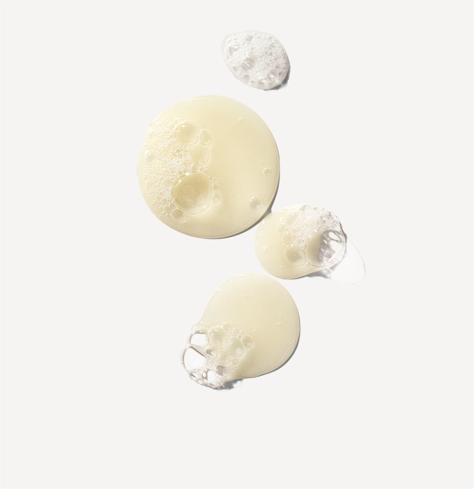 hover

No.4 Bond Maintenance® Shampoo creamy product swatch